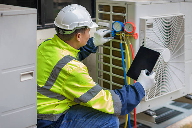 Professional Hvac technician working in Hindsville, AR